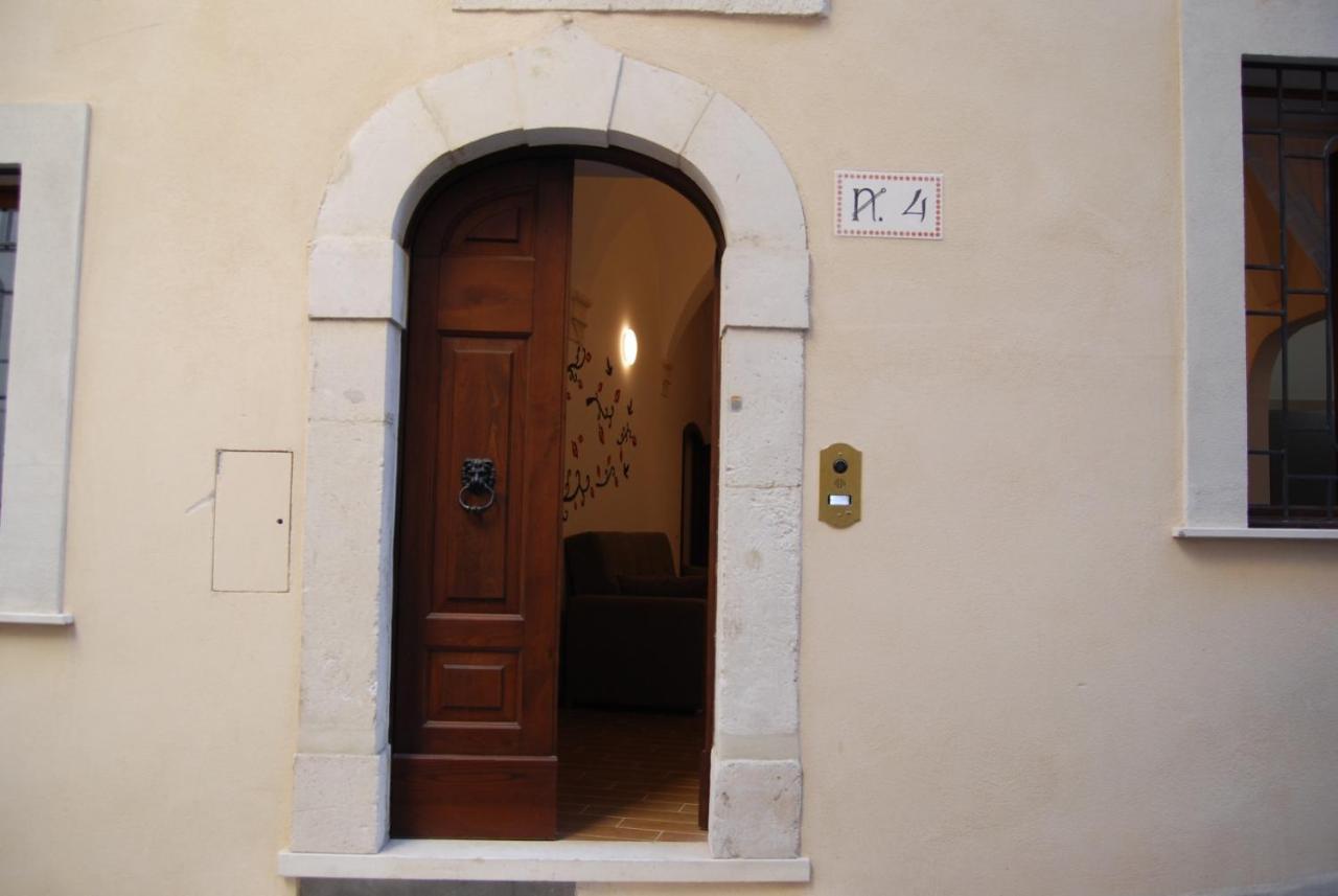 Appartamento Turistico I Portici L'Aquila Exterior photo